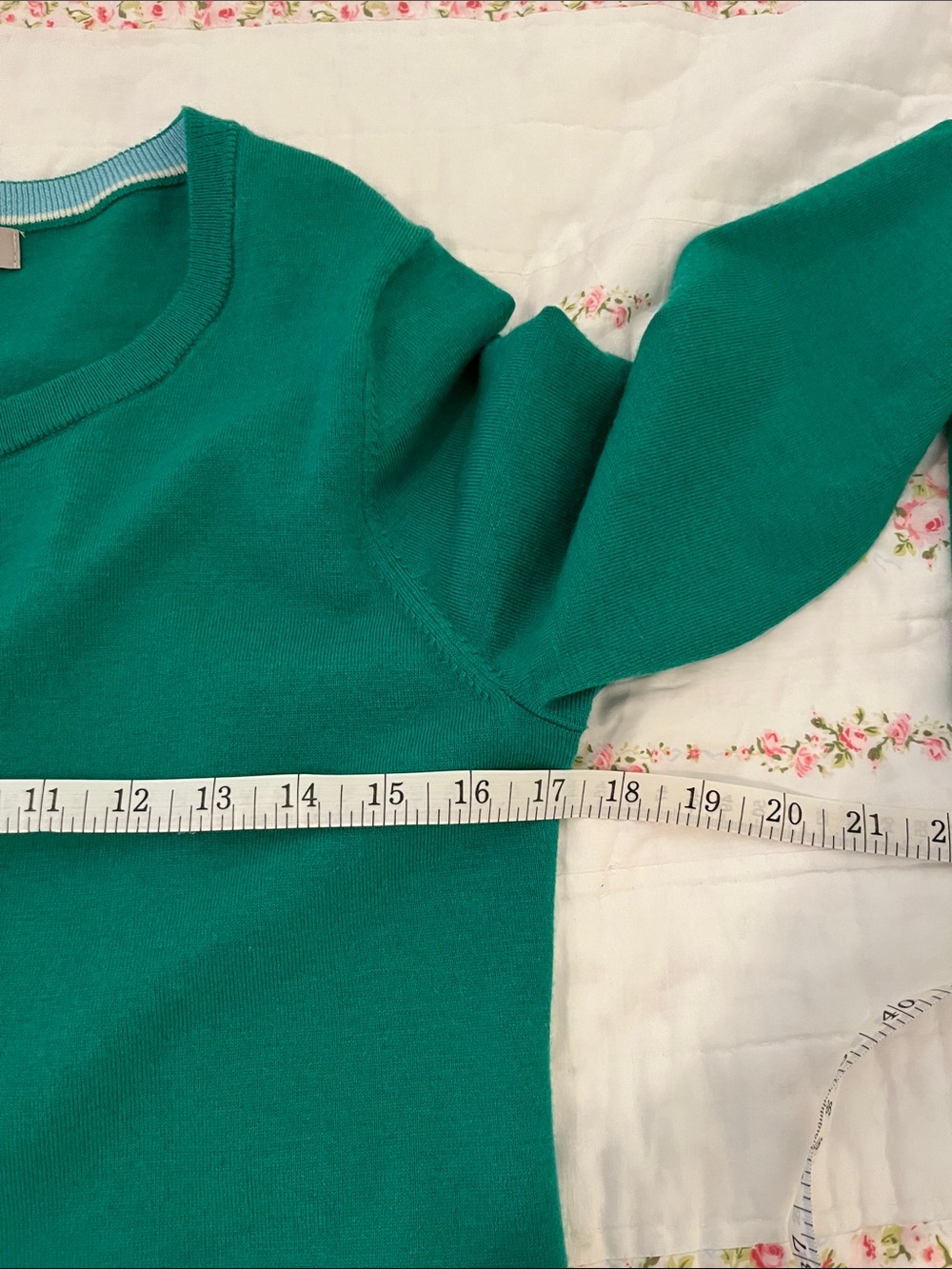 Banana Republic Green Cardigan Sweater Excellent- size Medium - Picture 7 of 9